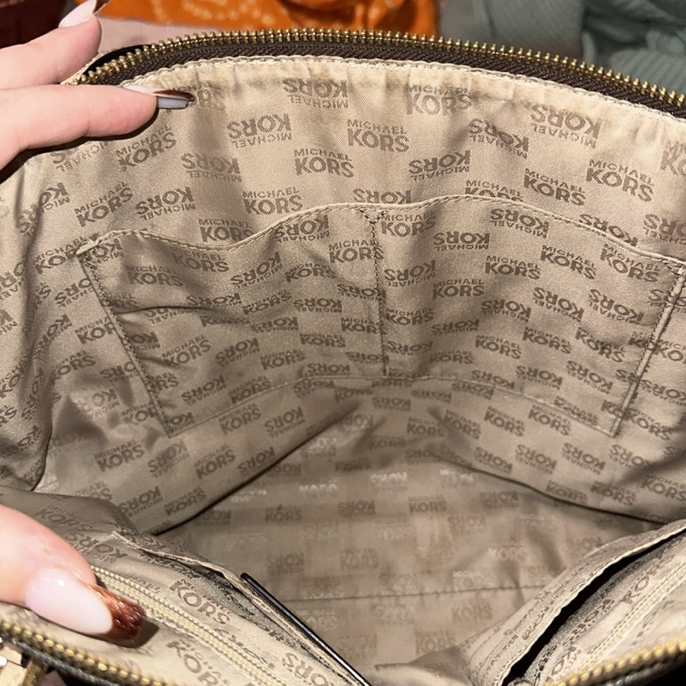 Michael Kors Jet Set East West Signature Zip Tote Bag - Picture 12 of 14